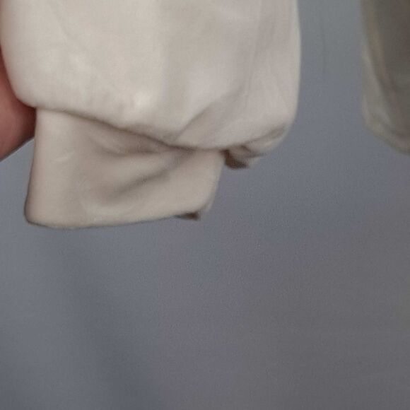 Ladies velvet pullover top NWT - Picture 7 of 10